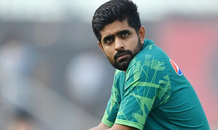 Babar Azam: బాబర్ ఓ చెత్త ప్లేయర్, పాక్ మాజీ క్రికెటర్..! Babar Azam Is Not Virat Kohli Mohammad Yousuf Tears Apart Former Pakistan Captain