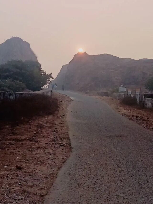 ప్రేమ కోసం పర్వతాన్ని చీల్చిన మనిషి