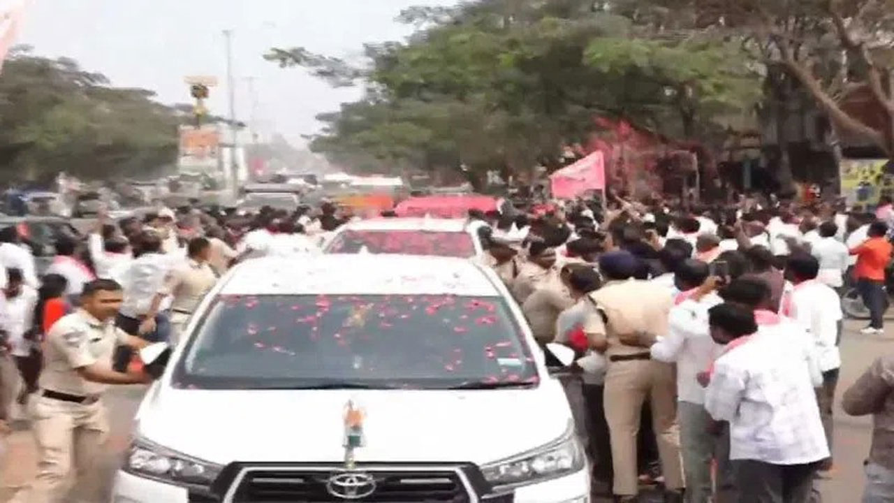 KCR: సిట్ విచారణకు ఫాంహౌజ్ నుంచి బయల్దేరిన కేసీఆర్ Kcr Moves Out Of Erravelli Farmhouse Amid Political Heat