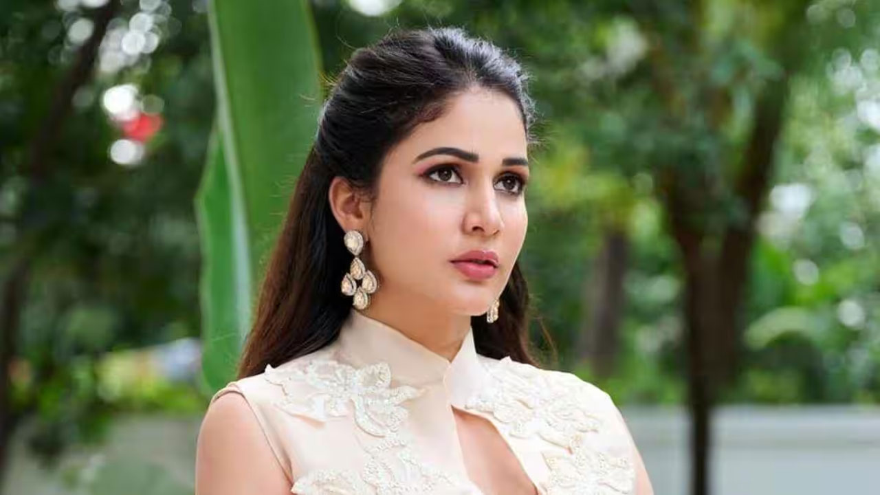 Lavanya Tripathi Slams Trolls Targeting Chiranjeevi After Arrival Of Ram Charans Twins