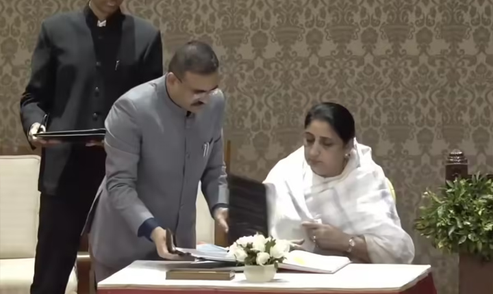 Sunetra Pawar Takes Oath As Maharashtra Deputy Cm