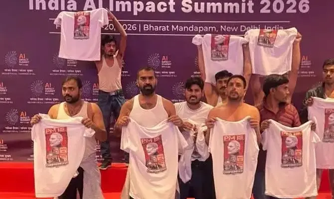 Youth Congresss Half Naked Performance At Delhi Ai Summit 