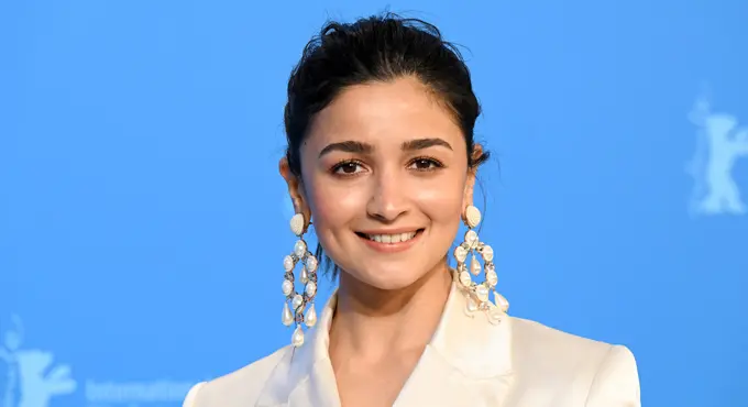 ఆలియా భట్ టాలీవుడ్ ప్లాన్ అదిరిపోయింది.. ఒకేసారి రెండు భారీ ప్రాజెక్ట్స్? Alia Bhatts Tollywood Plan Is Fantastic