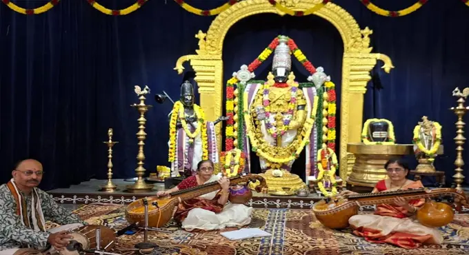 అన్నమయ్యపురంలో వీణార్చన చేసిన రమా, లలితా అన్నమయ్యపురంలో వీణార్చన చేసిన రమా, లలితా