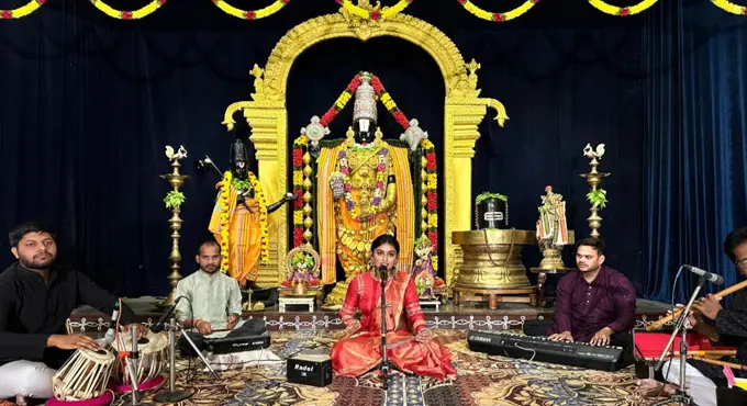 వైభవంగా వైష్ణవి అన్నమ స్వరార్చన వైభవంగా వైష్ణవి అన్నమ స్వరార్చన