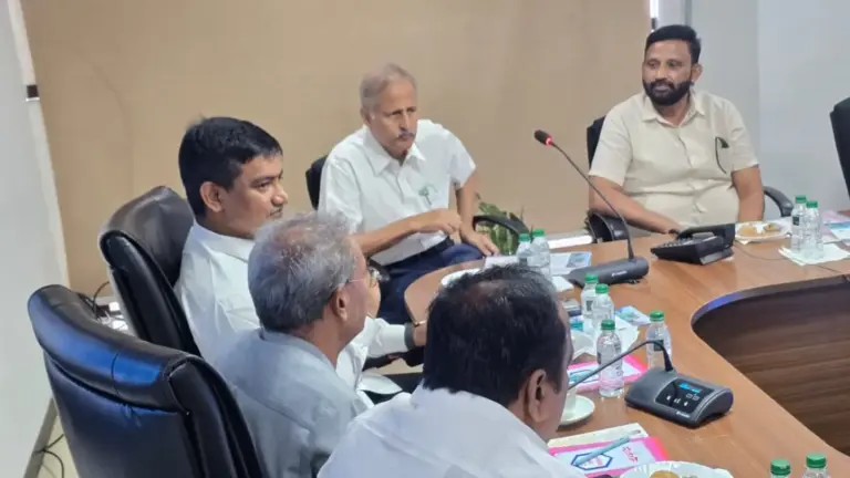 ఎపిఎన్నార్టీ ఆఫీసులో తెలంగాణ కమిటీ నాయకులు