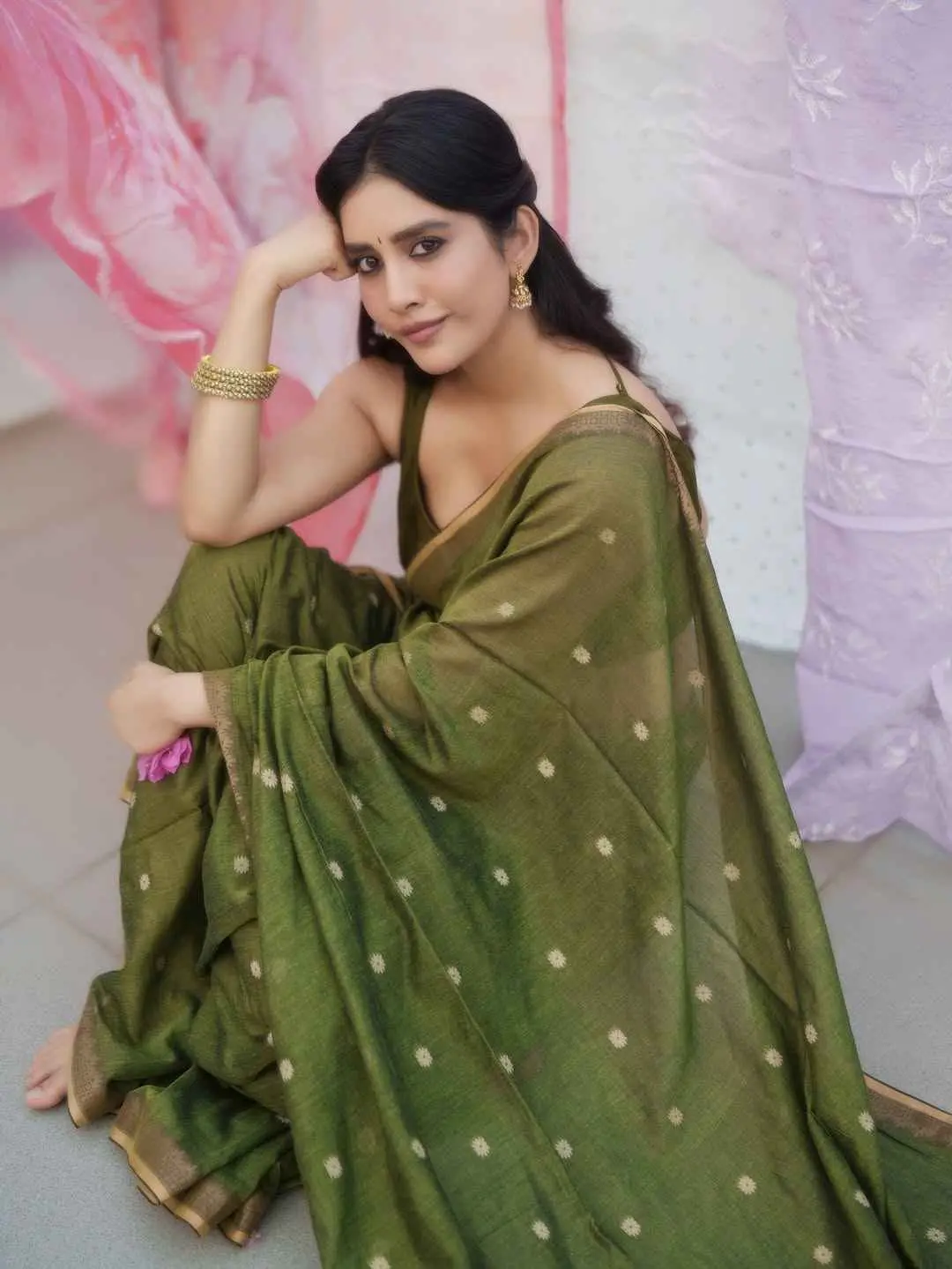 ఇస్మార్ట్ బ్యూటీ