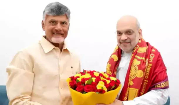కేంద్ర హోంమంత్రి అమిత్ షా తో చంద్రబాబు భేటీ కేంద్ర హోంమంత్రి అమిత్ షా తో చంద్రబాబు భేటీ