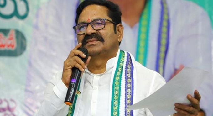 వైసీపీ మాజీ ఎమ్మెల్యే హైదరాబాద్ భూకబ్జా రచ్చ..! Former Ycp Mla Bolla Brahmanaidu In Hyderabad Land Scam