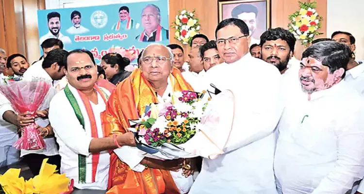 ప్రభుత్వ సలహాదారుగా బాధ్యతలు స్వీకరించిన వీహెచ్ V Hanumantha Rao Takes Charge As Government Advisor