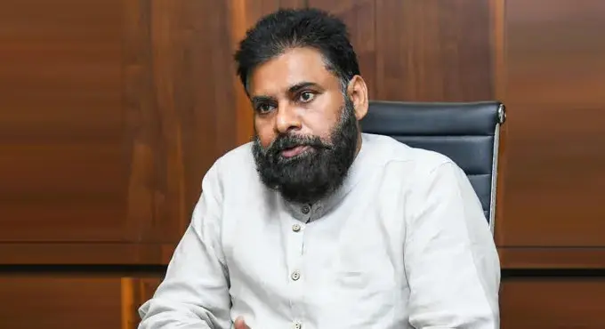 పవన్ వ్యాఖ్యలపై కాపు వర్గంలో కొత్త చర్చ..