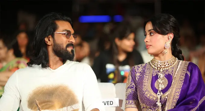 పెద్ది సిక్స్ కొట్టినట్టు ఎవరూ కొట్టలేరు! Janhvi Kapoor About Peddi