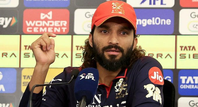 గుజరాత్ టైటాన్స్‌కు ఆర్సీబీ కెప్టెన్ వార్నింగ్..!