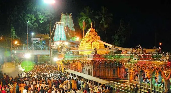 శ్రీశైలంలో సైబర్ పంజా.. ఢిల్లీ యాత్రికులకు టోకరా..! శ్రీశైలంలో సైబర్ పంజా.. ఢిల్లీ యాత్రికులకు టోకరా..!
