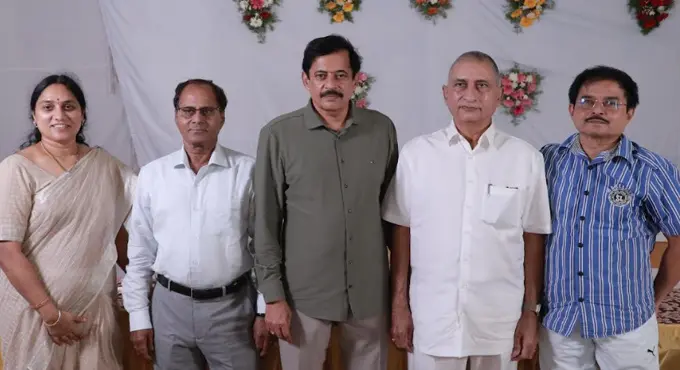 తెలుగువన్ వ్యవస్థాపకులు కంఠంనేని రవిశంకర్ దర్శకుడిగా జనార్దన్ మహర్షి రచయితగా తెలుగువన్ రెండవ ఫీచర్ ఫిల్మ్ అనౌన్స్మెంట్ Teluguone Founders Kanthamneni Ravishankar As Director And Janardhan Maharshi As Writer Teluguones Second Feature Film Announcement
