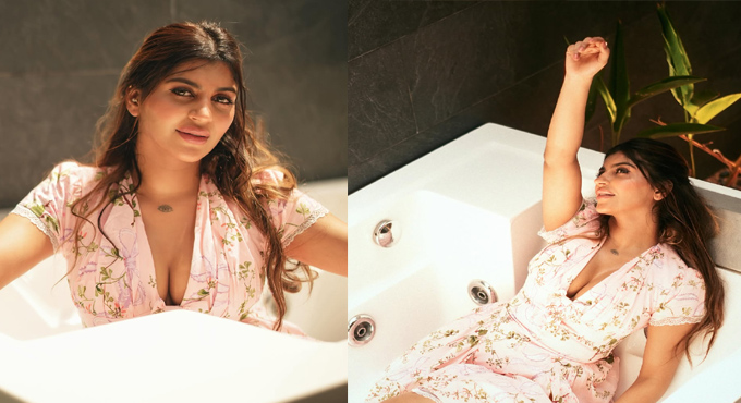 ఫ్లోరల్ డ్రెస్ లో యాషిక క్లీవేజ్ షో Yashika Shows Cleavage In Floral Dress