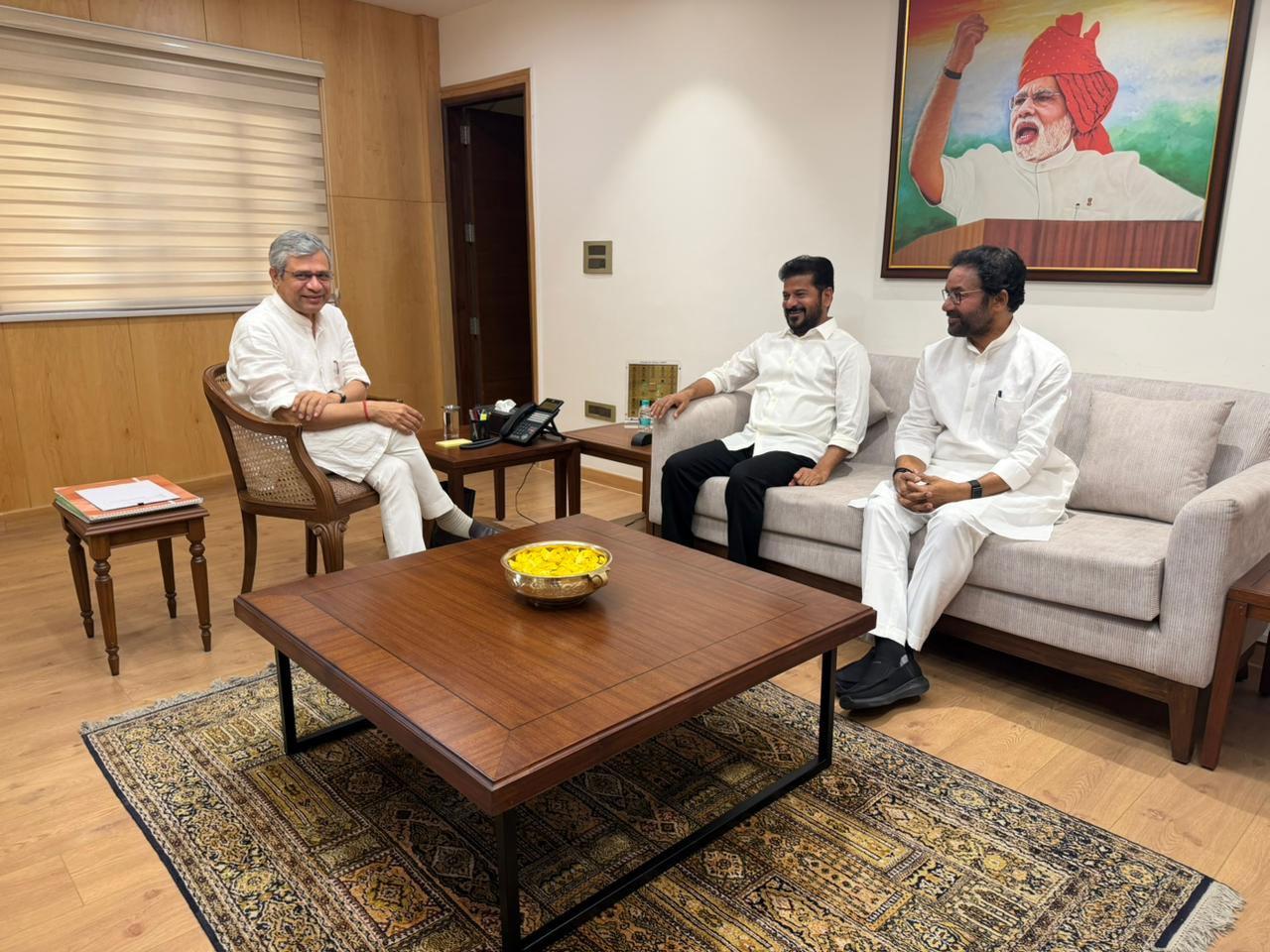 రైల్వే శాఖ మంత్రితో చర్చలు సానుకూలంగా సాగాయి.. రేవంత్ రెడ్డి Cm Revanth Reddy Meets Ashwini Vaishnav