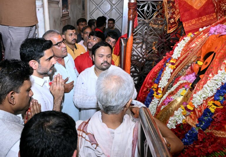కోల్ కతా కాళీమాతను దర్శించుకున్న మంత్రి నారా లోకేష్