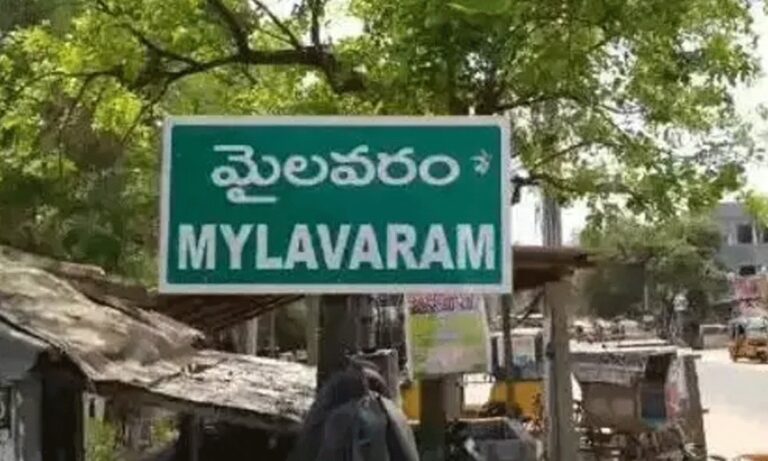 ఎమ్మెల్యేపై విమర్శలు.. కేసులు, అరెస్టులు.. మైలవరం రాజకీయాల్లో కలకలం..