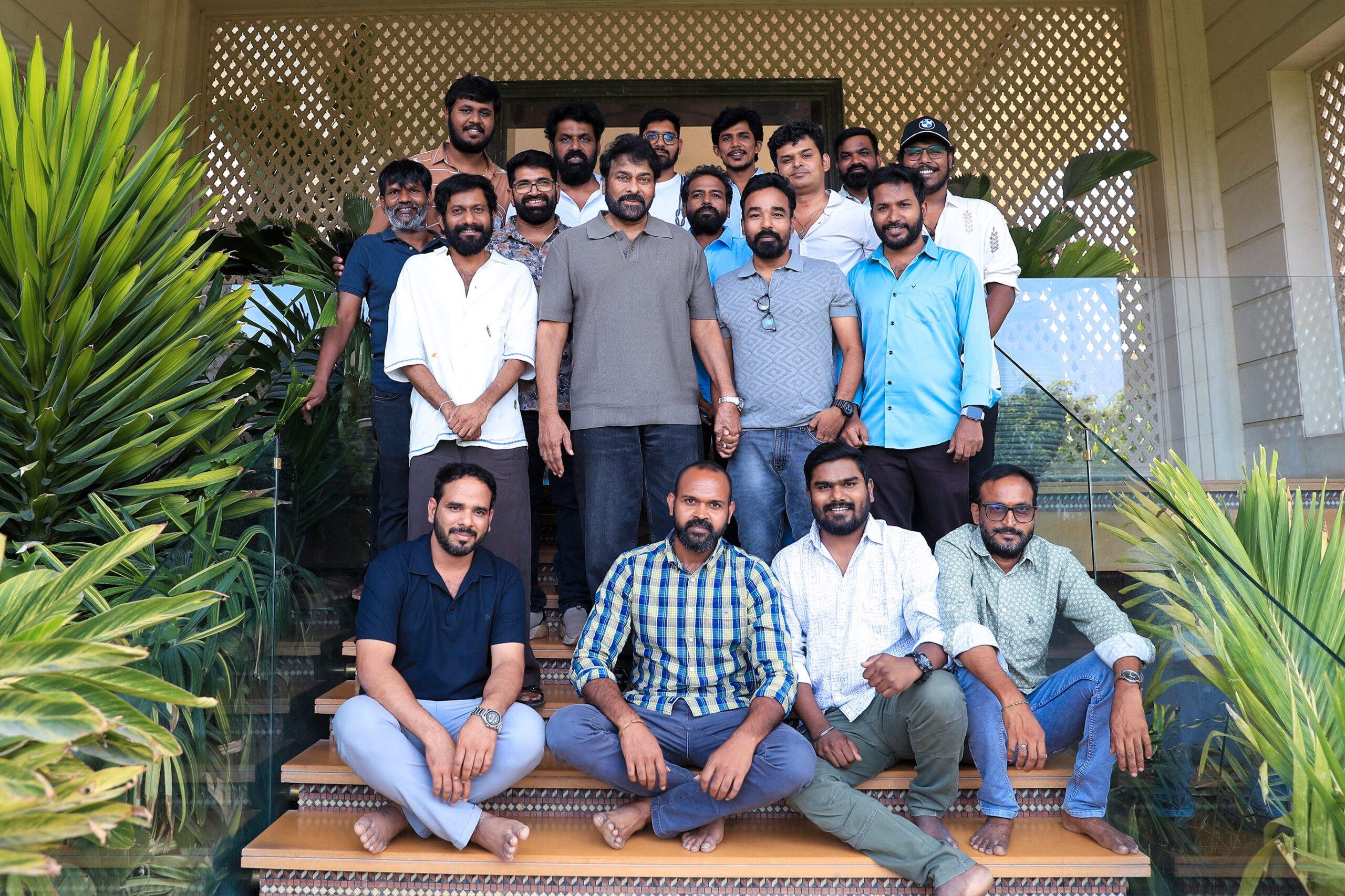 ‘పెద్ది’ చిత్ర బృందాన్ని అభినందించిన మెగాస్టార్ చిరంజీవి Megastar Chiranjeevi Congratulates The Team Of The Movie Peddi