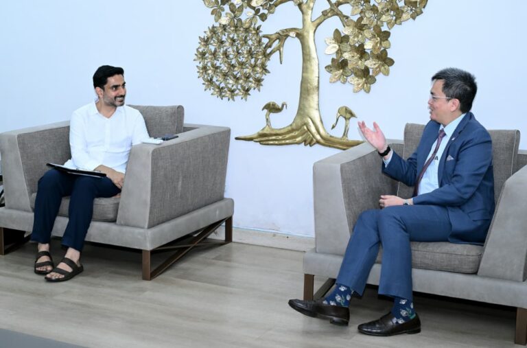 సింగపూర్ కాన్సులేట్ జనరల్ ఎడ్గర్ పాంగ్ తే చియాంగ్ తో మంత్రి లోకేష్ భేటీ