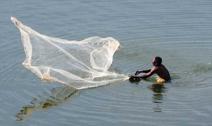 మత్స్యకారులకు గుడ్ న్యూస్.. ప్రమాదం జరిగితే రూ.5 లక్షల బీమా..ఎలా పొందాలంటే!