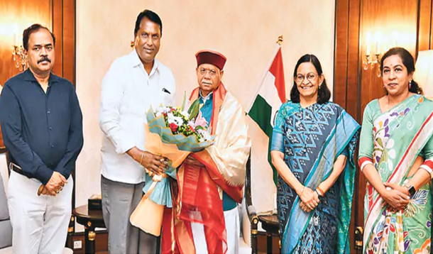 గవర్నర్‌కు మంత్రి అడ్లూరి లక్ష్మణ్ ఆహ్వానం