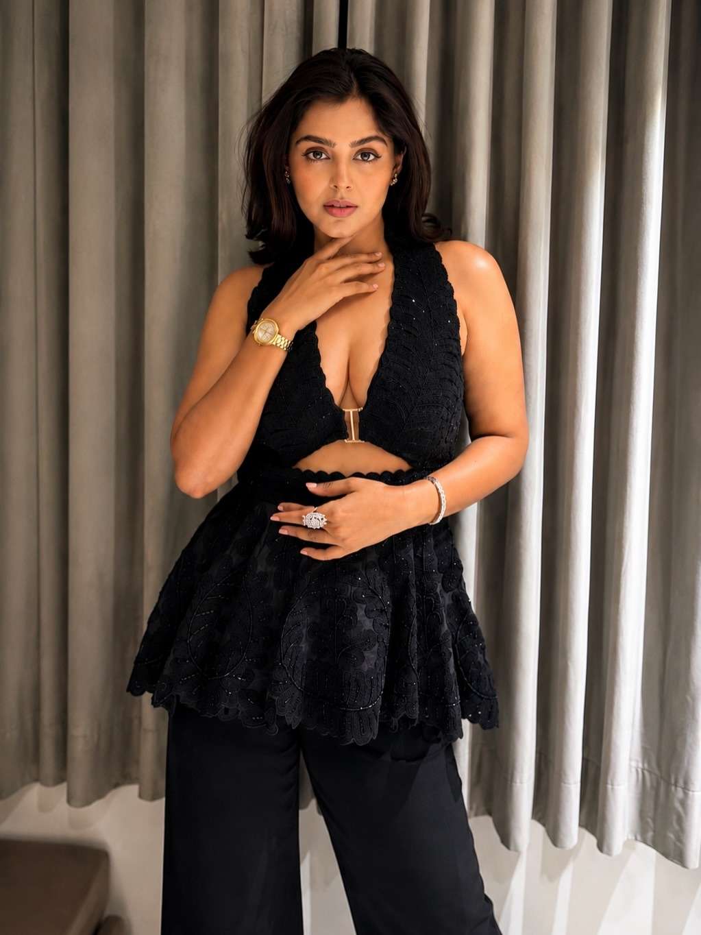 మోనాల్