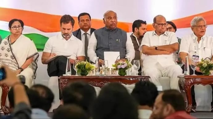 ధర్మేంద్ర ప్రధాన్ రాజీనామాతో పాటు 5 కీలక నిర్ణయాలు తీసుకున్న ఇండీ కూటమి Leaders Of The India Alliance Gathered For A Crucial Meeting In Delhi