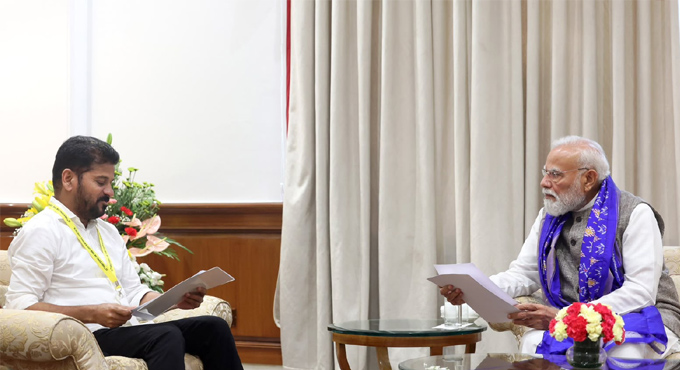 రాష్ట్ర ప్రాజెక్టులకు కేంద్రం సహకరించాలి.. ప్రధాని మోడీకి ముఖ్యమంత్రి రేవంత్రెడ్డి విజ్ఞప్తి Cm Revanth Reddy Meets Pm Modi In Delhi