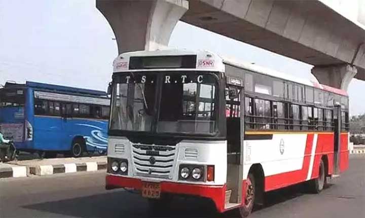 మధ్యలోనే ఆగే బస్సులు.. ట్రాఫిక్ కష్టాల్లో ప్రయాణికులు Old Buses Turning Commutes Into A Nightmare In Hyderabad