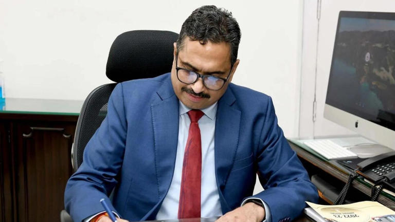 తెలంగాణ కొత్త సీఎస్‌గా సంజయ్ జాజు!