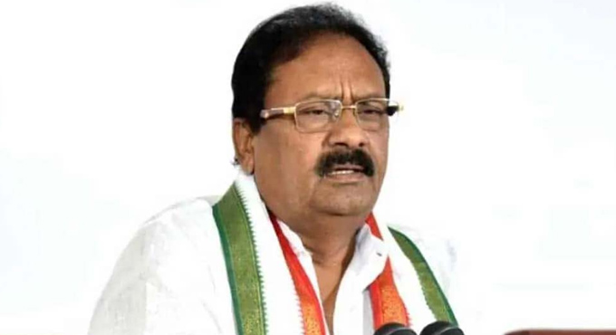 షబ్బీర్ అలీకి ఏఐసీసీ షోకాజ్ నోటీసులు! Congress High Command Issues Show Cause Notice To Shabbir Ali