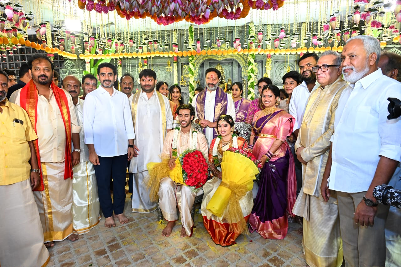 టీటీడీ బోర్డు సభ్యుడి కుమార్తె పెళ్లికి హాజరైన మంత్రి లోకేశ్ Nara Lokesh Visits Tirumala Tirupati Attends Weddings
