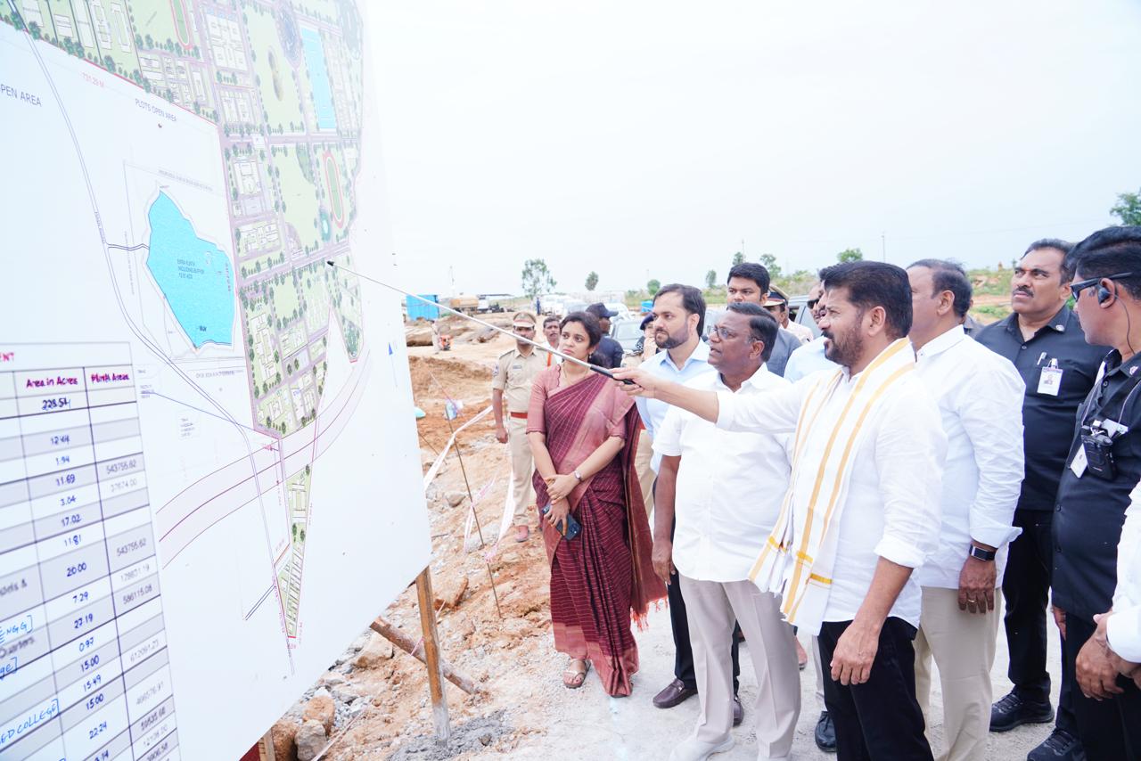 పనుల్లో అలసత్వం వహిస్తే సహించను : సీఎం రేవంత్ రెడ్డి Hyderabad Cm Revanth Reddy Serious On Officers