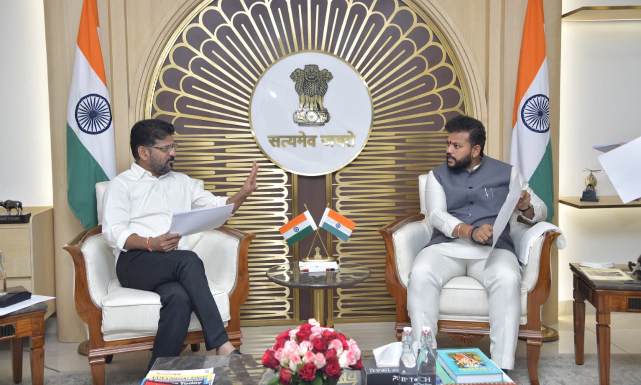 అంతర్జాతీయ స్థాయి ప్రమాణాలతో విమానాశ్రయాలు నిర్మించండి … సీఎం రేవంత్ రెడ్డి Ram Mohan Naidu Targets June 2028 Completion For Warangal Airport And Mamnoor Project Gains Momentum