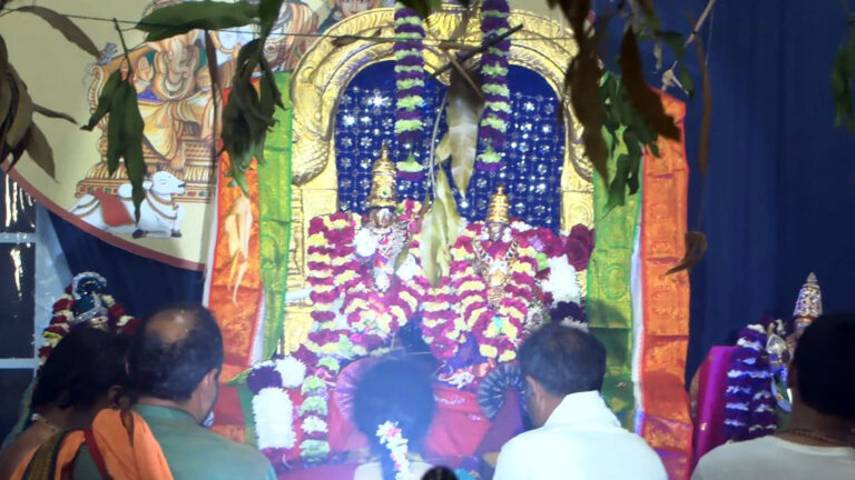 భక్తి పారవశ్యంలో సెయింట్ లూయిస్.. వైభవంగా ‘నవకుండాత్మక శతచండీ సహిత రుద్రయాగం’