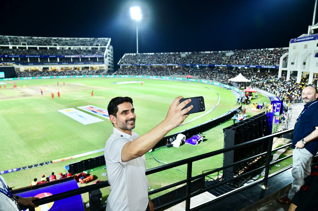 మంగళగిరిలో క్రికెట్ సంబరం… ఏపీఎల్ 2026 ఫైనల్ కు హాజరైన మంత్రి లోకేశ్ Nara Lokesh Attends Apl 2026 Final At Mangalagiri Cricket Stadium