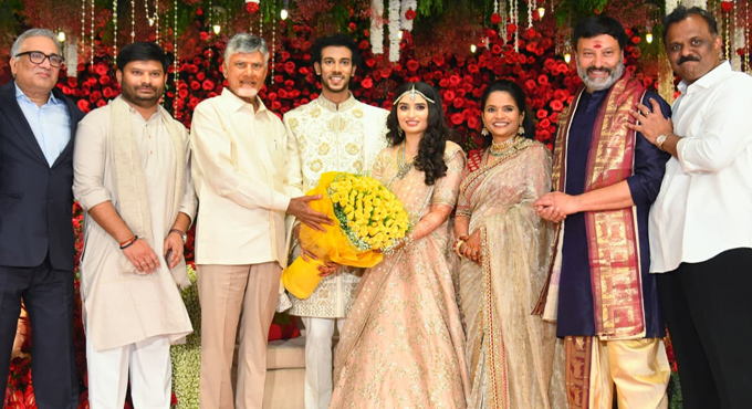 టీటీడీ బోర్డు సభ్యుడు భానుప్రకాష్ రెడ్డి కుమార్తె వివాహ వేడుకకు హాజరైన ముఖ్యమంత్రి చంద్రబాబు Chandrababu Attended The Wedding Ceremony Of Ttd Board Member Bhanuprakash Reddys Daughter