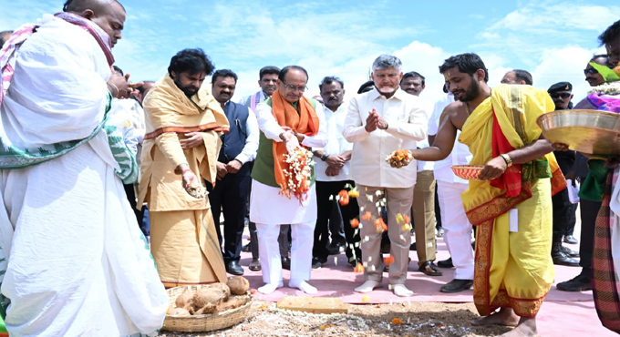 వీబీ జీ రామ్ జీ పోర్టల్ ఆవిష్కరించిన చంద్రబాబు, శివరాజ్ సింగ్ చౌహాన్, పవన్ కల్యాణ్ Chandrababu Shivraj Singh Chouhan And Pawan Kalyan Launched The Vb G Ram G Portal