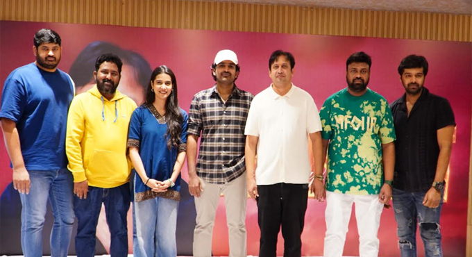 “చెన్నై లవ్ స్టోరీ “టీమ్ సమక్షంలో ఘనంగా కల్ట్ ప్రొడ్యూసర్ ఎస్ కేఎన్ బర్త్ డే సెలబ్రేషన్స్