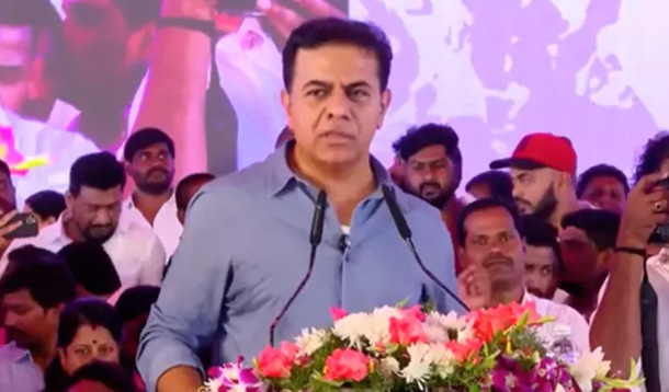 తెలంగాణలో నోటిఫికేషన్లు లేవు .. లూటిఫికేషన్లే : కేటీఆర్