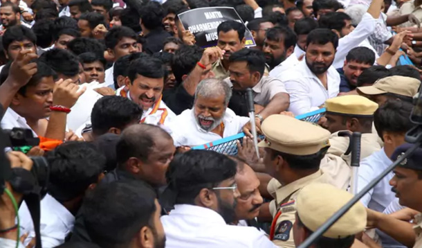 హైదరాబాద్లో మంత్రులు, కాంగ్రెస్ నేతల అరెస్ట్ Ministers And Congress Leaders Arrest