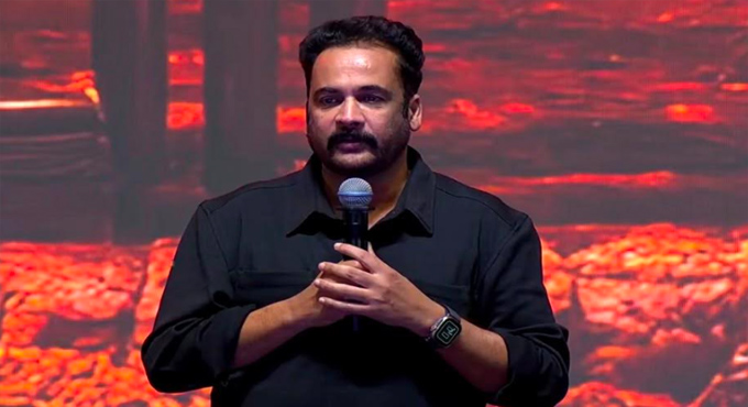 “లెనిన్” గన్ షాట్ బ్లాక్ బస్టర్ అవుతుంది : నటుడు శివాజీ Lenin Will Be A Gunshot Blockbuster Actor Sivaji At The Pre Release Event