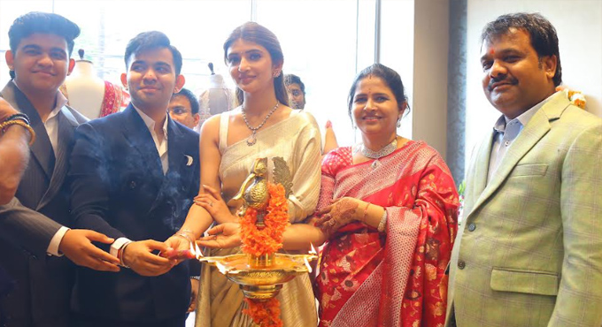 Tollywood Star Sreeleela Inaugurates The Signature Silks Showroom At Kphb