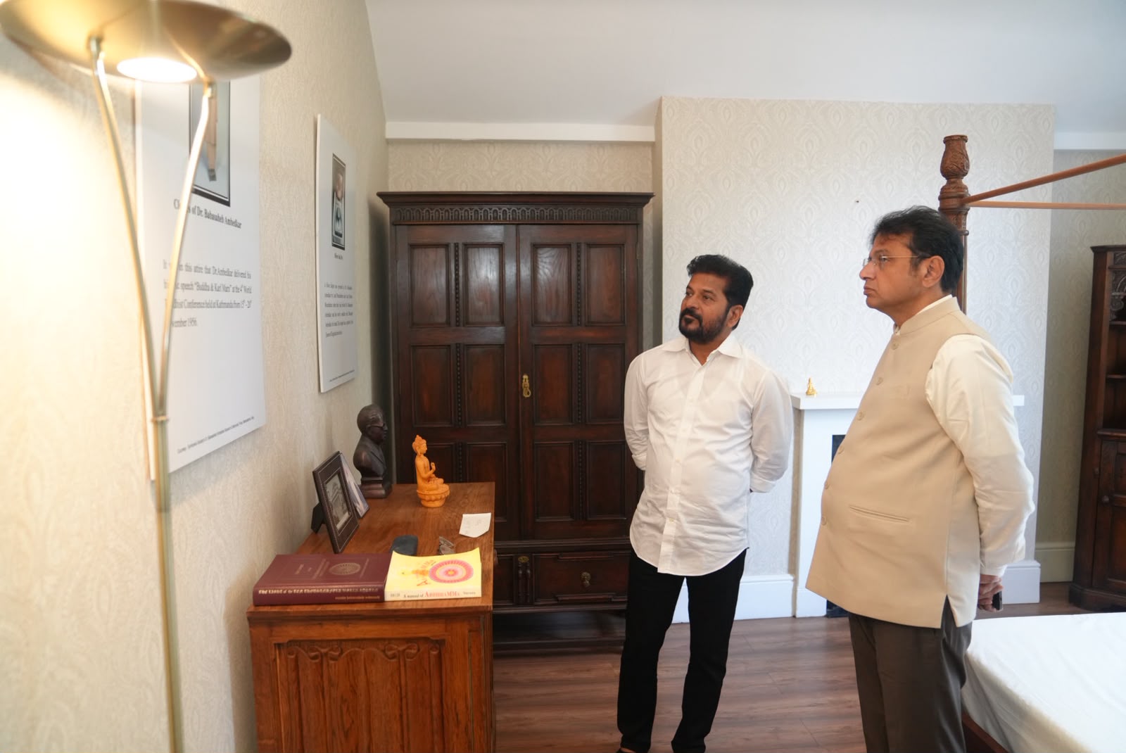 లండన్లో అంబేడ్కర్ హౌస్ను సందర్శించిన సీఎం రేవంత్ రెడ్డి Cm Revanth Reddy Visits Ambedkar House In London