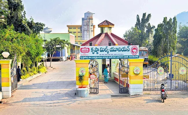 టీడీపీలో విజయా డెయిరీ పోరు..! Battle For Vijaya Dairy Within Tdp