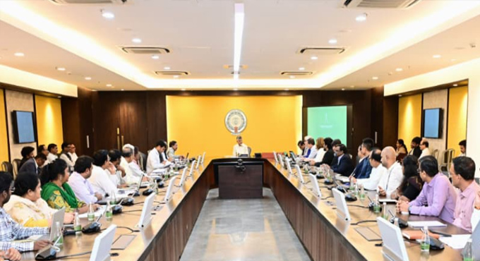 ఇంటీరియర్ డిజైన్లపై ముఖ్యమంత్రి చంద్రబాబు నాయుడు సమీక్ష