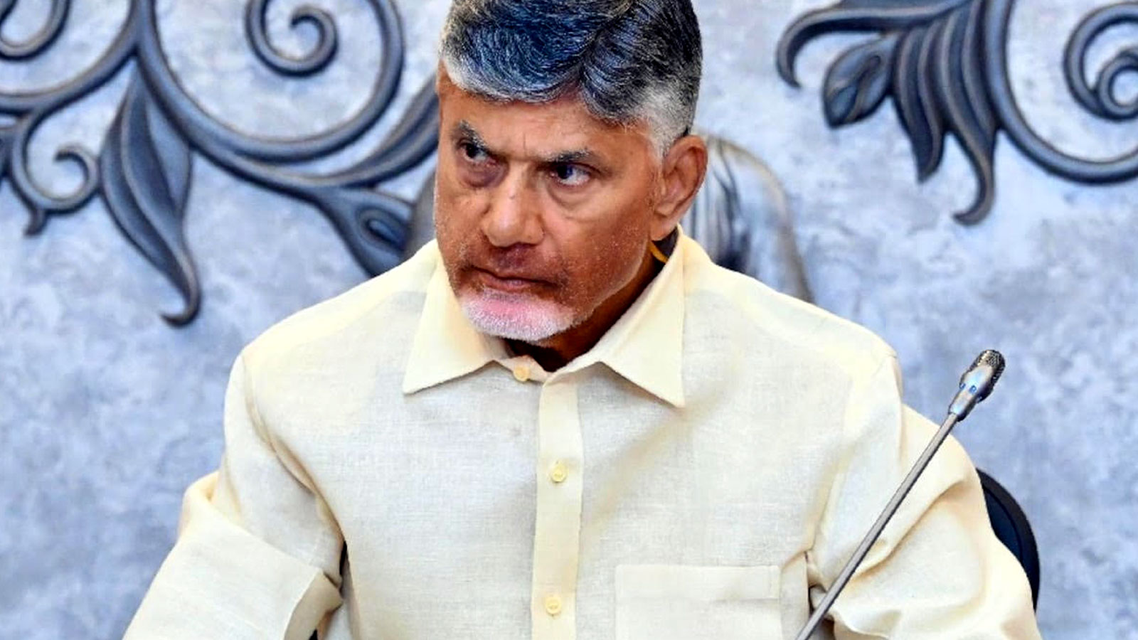 AP Politics: గ్రూప్-1 వ్యవహారంపై నివేదికతో కలకలం.. అభ్యర్థుల భవిష్యత్తుపై తీవ్ర ప్రభావం.. High Court Report Sparks Political Controversy Over Ap Group 1 Exams