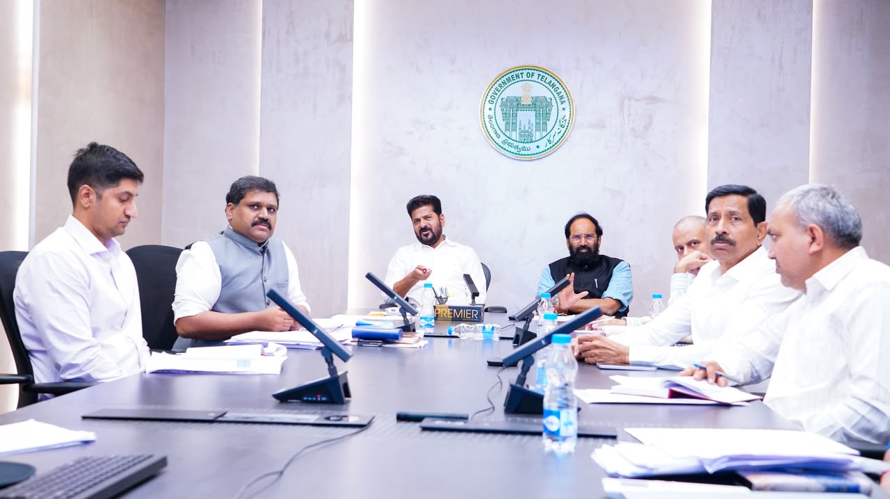 మిల్లర్ల నుంచి బకాయిలు వసూలు చేయాల్సిందే… సీఎం రేవంత్ రెడ్డి Telangana Cm Revanth Reddy Reviews Civil Supplies Department And Orders Recovery Of Rice Millers Dues